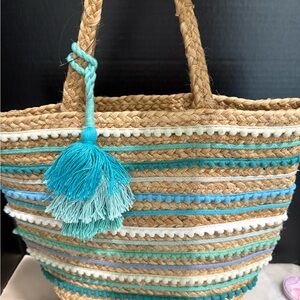CHICO’S NATURAL w/ BLUE MULTI STRIPE POM POM JUTE EMBELLISHED TOTE BAG